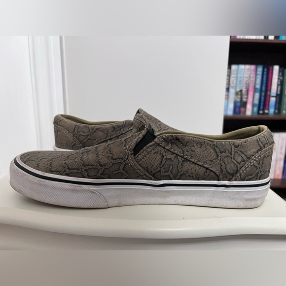 Vans Snake Skin Pattern Slip-On Shoes - Picture 5 of 12